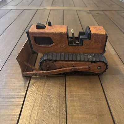 Bulldozer Tonka T-6 de colección juguete de construcción de metal amarillo años 70 tractor sobre orugas Foto 1 de 4