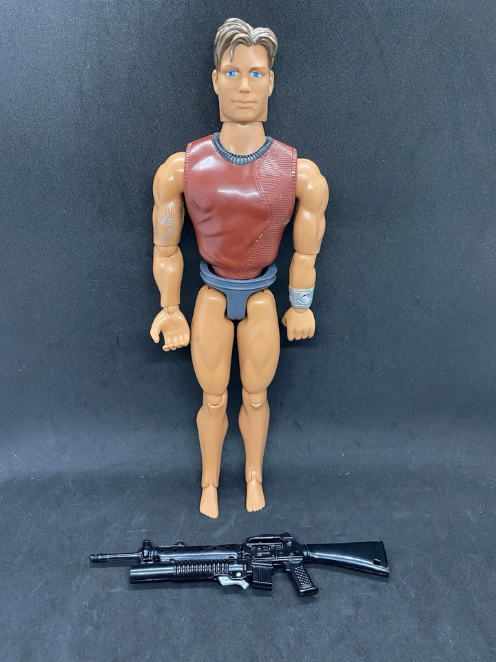 Boneco de ação GI Joe MAX STEEL 12" tatuagem totalmente articulado 1998 Mattel com arma - Imagem 1 de 4
