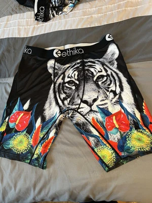 Calzoncillos boxer Ethika negros con estampado de tigre talla XL Foto 1 de 4
