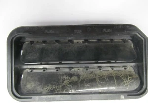 PONTIAC SUNFIRE CHEVY CAVALIER GM TRUNK QUARTER PANEL WALL PRESSURE AIR VENT - Picture 1 of 7