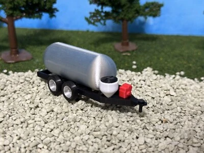 1/64 Farm Stainless Chemical Trailer/Liquid Fertilizer + Mixing Cone & Motor - Image 1 of 4