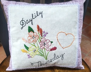 Embroidered Handcrafted Floral Accent Pillow - NEW - Picture 1 of 2