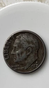 1977 D Roosevelt 10 Cent Dime Filled Mint Mark Off Center Date #Error - Picture 1 of 2