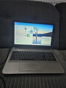 J1193HP 15-ba083sa 17.3" Laptop Win 10 128GB SSD 8GB RAM Amd A8 R5 Graphic - Picture 1 of 18