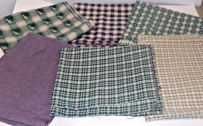 Lot 6 Vintage Cat and/or Geometrical patterns 22" x 36" Quilting Cotton Fabric - Image 1 of 4