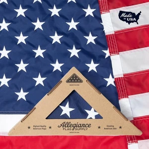 Amerikanische Flagge | Nylonstoff aus amerikanischer Herkunft, rot, weiß und blau - Bild 1 von 9