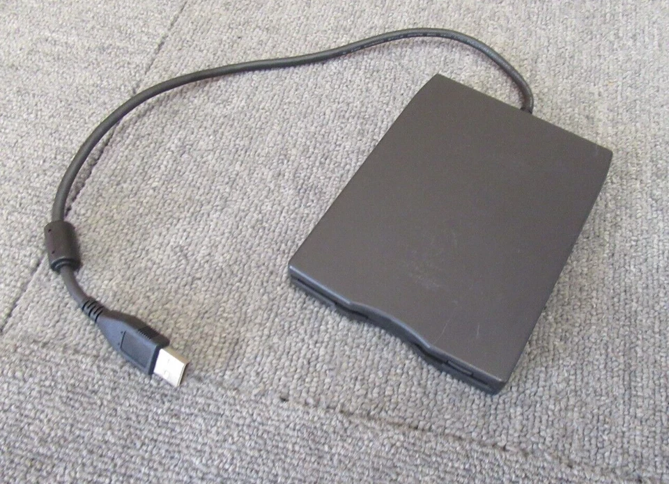 Compaq 19308801-28 254304-001 USB 3.5" External Slim Portable Flopply Drive - Image 1 of 4