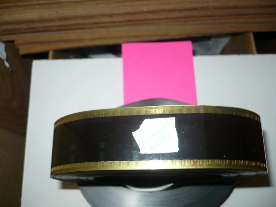 THE AVENGERS, orig 35mm trailer [Ralph Fiennes, Sean Connery, Uma Thurman] - Imagem 1 de 1