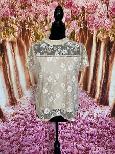 Hazel Women's Short Sleeves Mock Neck Floral Beige Lace Lined Blouse Medium - Picture 1 of 9