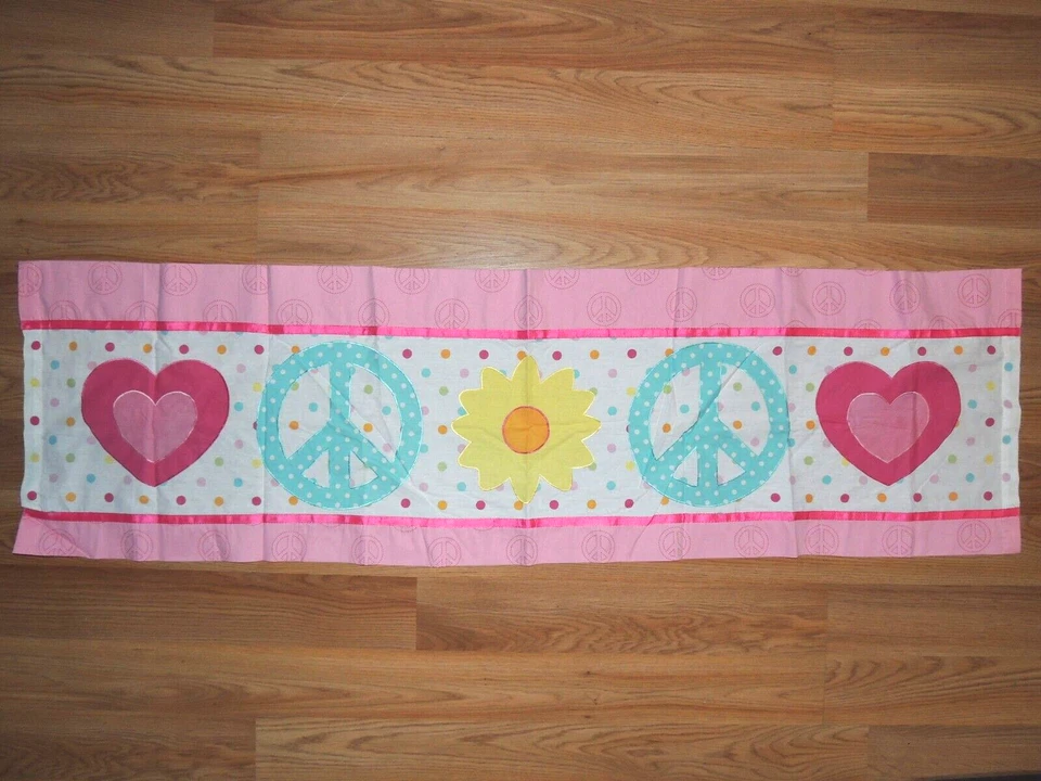 CIRCO PEACE GIRL Window Valance Pink Blue Hearts Flower 54 x 15 Foto 1 de 3