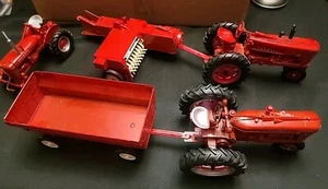 Vtg ERTL MCCORMICK FARMALL DIE CAST Iron Metal Toy TRACTOR LOT OF 5 - Picture 1 of 23