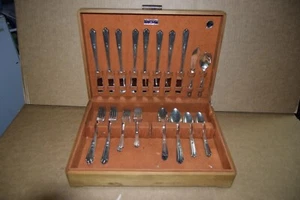 Piastra Stratford Sezionale Silverplate Piatto 42 pz Set *Servizio per 8* nella custodia - Foto 1 di 9