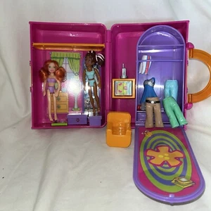 Polly Pocket Fashion Polly Spielset rosa Handtasche Spielzeug Vintage 2000 2 Puppenkleidung - Bild 1 von 4