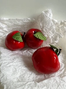 Anni '80 vintage retrò kitsch rosso lucido mela Baubles decorazioni albero di Natale - Foto 1 di 3
