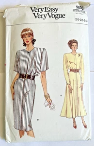 Abito semi aderente Very Easy Vogue 9830 Misses modello tg 20-24 NON TAGLIATO - Foto 1 di 3