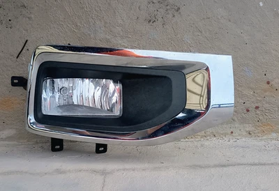 OEM 2015-2020 Chevy, GMC Fog Light & Bezel Driver Side 22936482, 16-005L J7640 - Image 1 of 4