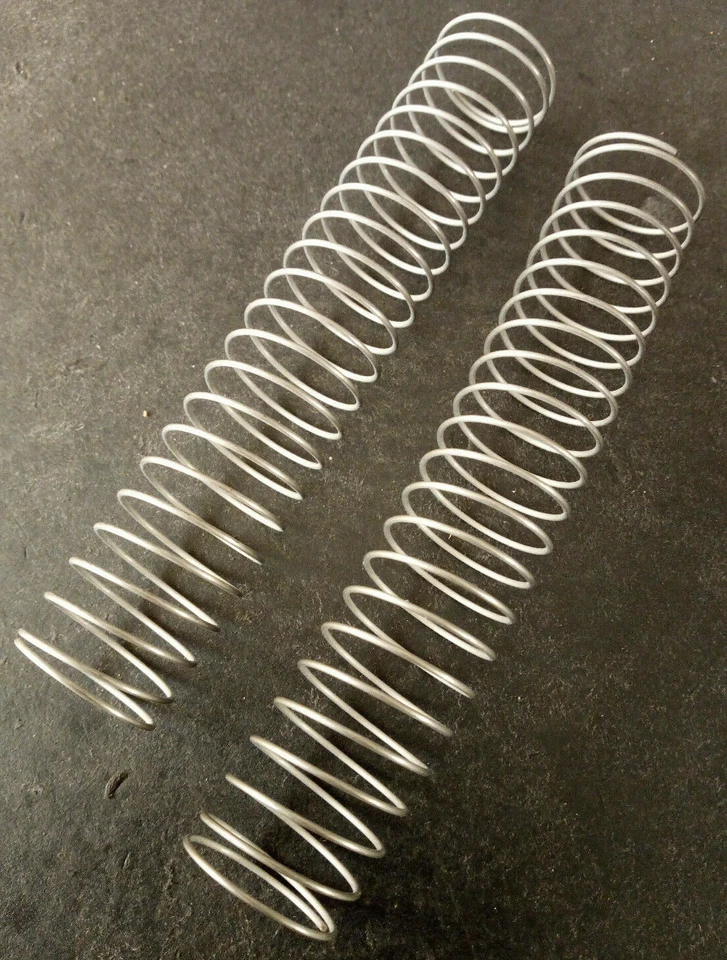 BMW R100, 80, 75, 65, 45  Feder für Schieber im Vergaser Bing 40, 32, 28, 26 - Bild 1 von 1