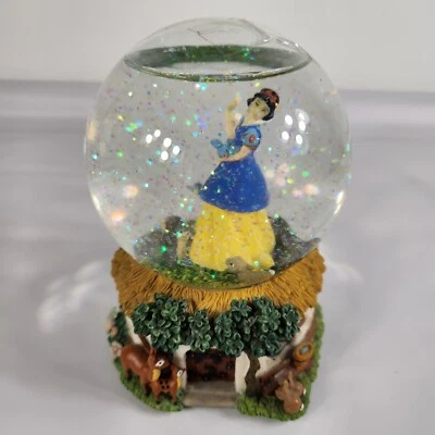 Disney Enesco Blancanieves Musical Globo de Nieve Reproduce Escucha al Ruiseñor Foto 1 de 4