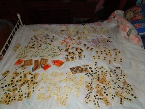 HUGE Lot Of Vintage Buttons For Sewing Crafting On Cards All Original Hundreds - Picture 1 of 24