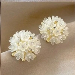 White Gold Rhinestone Floral Large stud earrings Wedding Holiday Party New Years - Picture 1 of 1
