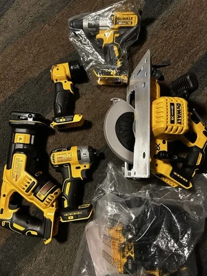 DEWALT DCK530P2 20V MAX 5-TOOL COMBO KIT - Image 1 of 4