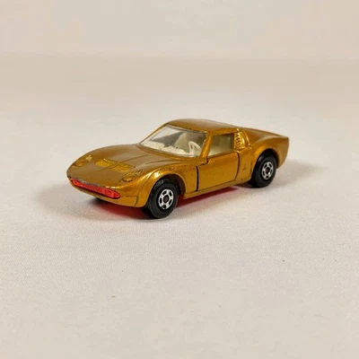 Matchbox 1-75 Superfast No.33 Lamborghini Miura Золотое/Розовое Основание Отдельное - Изображение 1 из 4