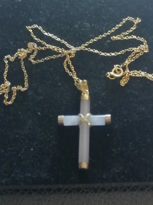 Catenina collanina da donna in argento 925  dorato con crocifisso in giada - Immagine 1 di 4