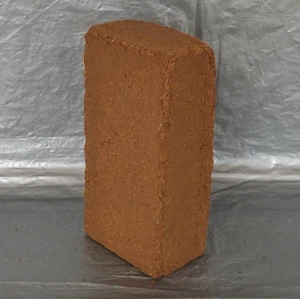 Reptile Worm Bedding Organic Coco Coir For Wormery - Expands up to 10L in Volume - Picture 1 of 13