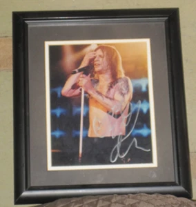 Ozzy Osbourne firmato opaco e incorniciato 8x10 JSA loa - Foto 1 di 2