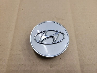 Tapa central Hyundai OEM 2010-2014 Azera Elantra Sonata plateada 2 3/8" 52960-3K250 Foto 1 de 2
