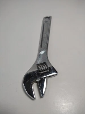 HUSKY 857369 ADJUSTABLE WRENCH  8 INCH 200mm Anti-slip Smooth Design - Image 1 of 4