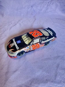 NASCAR Kevin Harvick 29 Chevy Monte Carlo 2005 azione pressofusa GM Goodwrench 1/18 - Foto 1 di 7