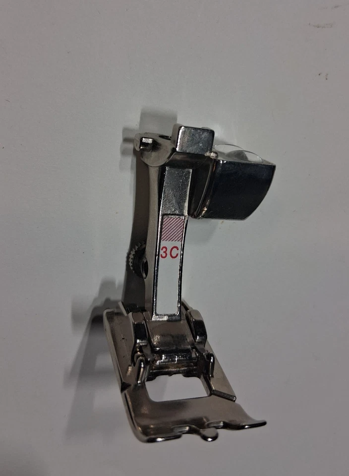 Pie de ojal manual Bernina genuino #3C - 9 mm - nuevo estilo Foto 1 de 1