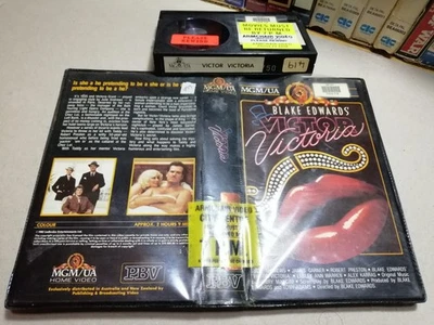 VICTOR VICTORIA (1982) - MGM/UA Rare Betamax Rental 1st Release - COMEDY/ROMANCE - image 1 of 2