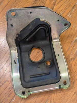 1990 - 1997 Mazda Miata NA OEM Fuel  Gas Filler Neck Retainer Bracket 1.6 Foto 1 de 2