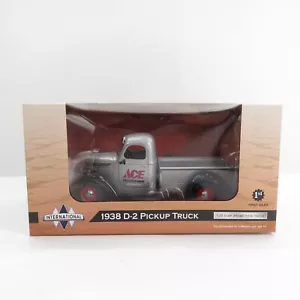 Camioneta pickup First Gear Ace Hardware International 1938 D-2 1:25 #49-0295 - Imagen 1 de 9