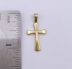 14K Yellow Gold Beveled Roman Cross Pendant 1.8 grams 