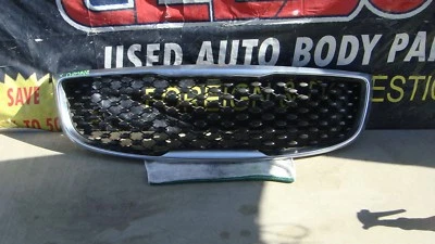 Grelha frontal 2015-2018 Kia Sedona fabricante de equipamento original - Imagem 1 de 4