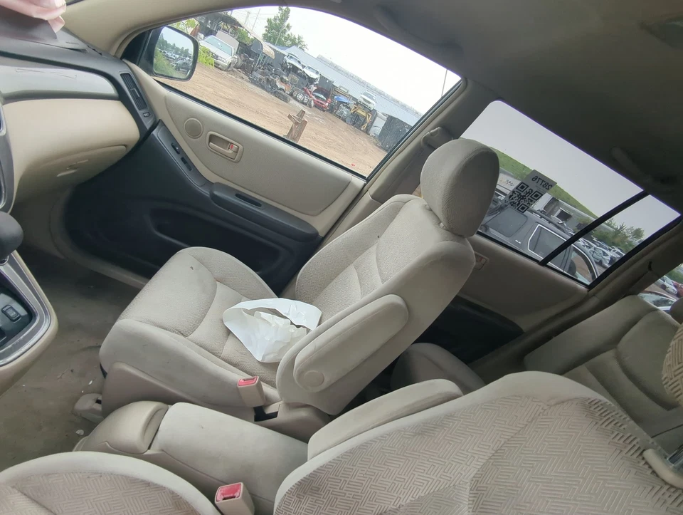 2001-2003 Toyota Highlander Passenger Front Seat Oem ESL6U - Image 1 of 1