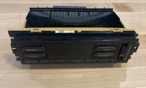 Lincoln Town Car 1993-1994 módulo de control climático temperatura calor aire acondicionado F4VH-19C933-AA - Imagen 1 de 9