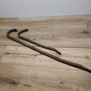Antique Crow Bar 17 and 29 Pry Bar Steel Nail Puller 2pc Wood Tool - Picture 1 of 7