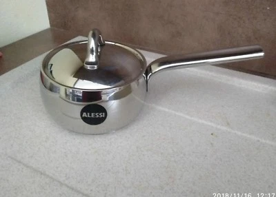 ALESSI  Casseruola a Manico Lungo Mami Acciaio diam.14 con coperchio - Immagine 1 di 4