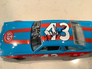 RICHARD PETTY & DALE INMAN AUTOGRAPHED 1979 STP CHAMPIONSHIP DIECAST & CARD - Picture 1 of 19