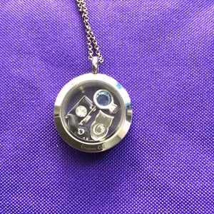 Origami Owl Silver Tone Floating Locket W/ Owl Ring Camera... 5 Charms Necklace - Picture 1 of 4