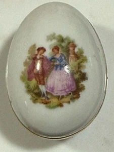 VINTAGE Limoges Francia portagioie coperchio porcellana bordo oro corteggiamento coppia - Foto 1 di 16