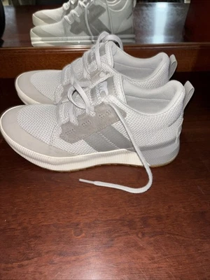 Sorel Out N About III 低帮女式鞋 7 码防水运动鞋 — 第 1/4 张图片