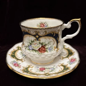 Kleine Tasse & Untertasse Rosina China England - Bild 1 von 9