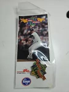 Nolan Ryan 1993 Collectors Pin From Krogers - Picture 1 of 2