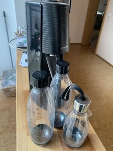 🥤 SodaStream Wassersprudler mit 3 Flaschen – Schwarz - Bild 1 von 3