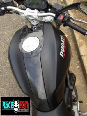 Paneles tanque medio fibra carbono Ducati monster 659 696 796 1100 y evo  Foto 1 de 4